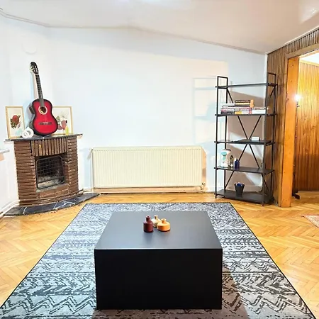 Appartement Bohemian Flat, 2br, In Taksim Square, Beyoglu