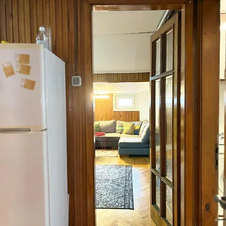 Bohemian Flat, 2br, In Taksim Square, Beyoglu *