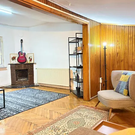公寓 Bohemian Flat, 2br, In Taksim Square, Beyoglu