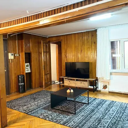 Bohemian Flat, 2br, In Taksim Square, Beyoglu Istanbul