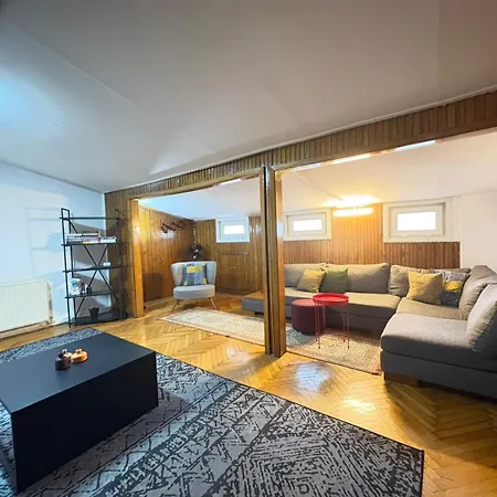 Bohemian Flat, 2br, In Taksim Square, Beyoglu Istanbul