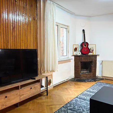Bohemian Flat, 2br, In Taksim Square, Beyoglu Istanbul