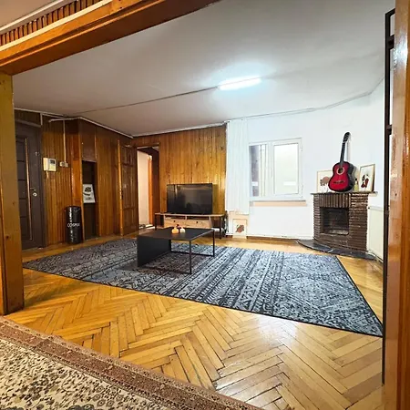 Bohemian Flat, 2br, In Taksim Square, Beyoglu Apartment
